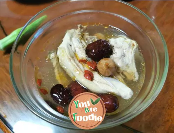 Stewed chicken with figs and dates