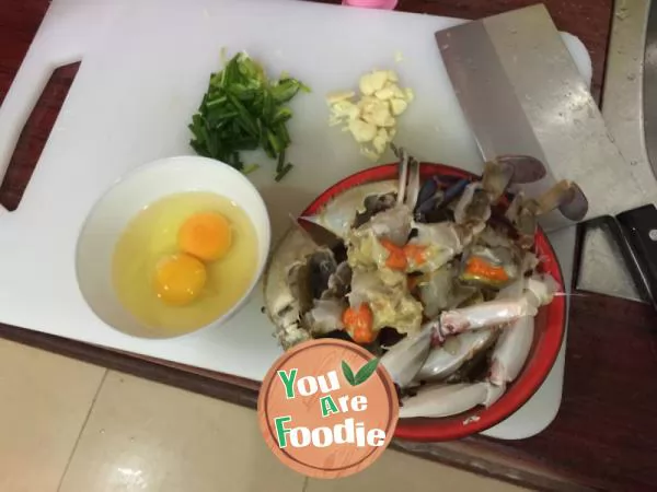 Fried crab with egg