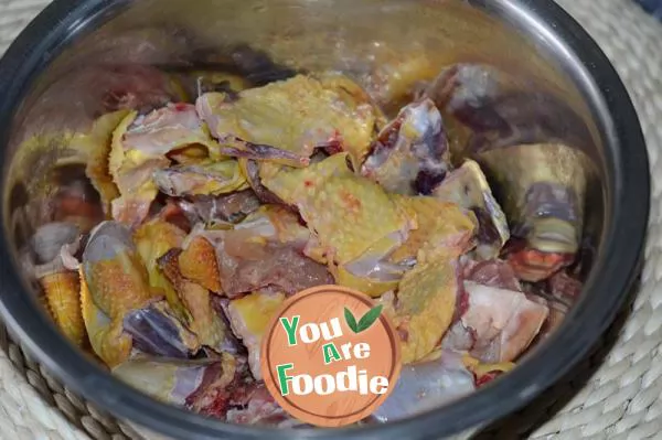 Braised chicken in casserole