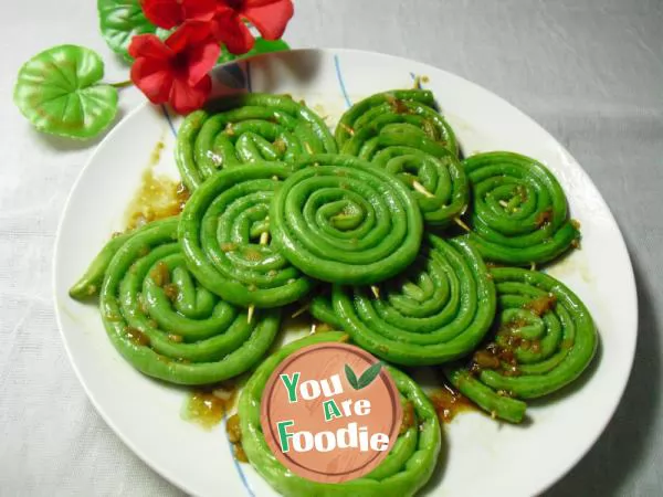 Cowpea rolls in oyster sauce