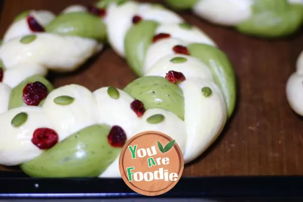 Christmas Wreath Bread