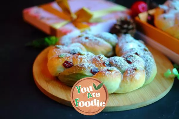 Christmas Wreath Bread