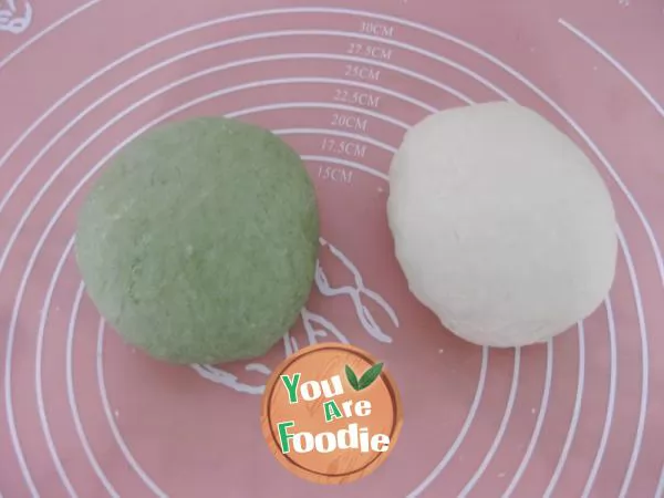Green Polka Dot steamed bread