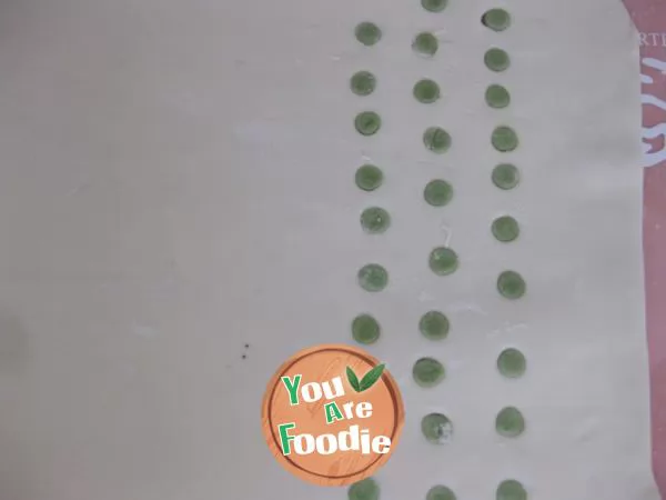 Green Polka Dot steamed bread
