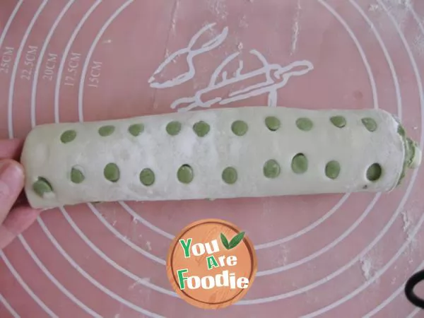 Green Polka Dot steamed bread