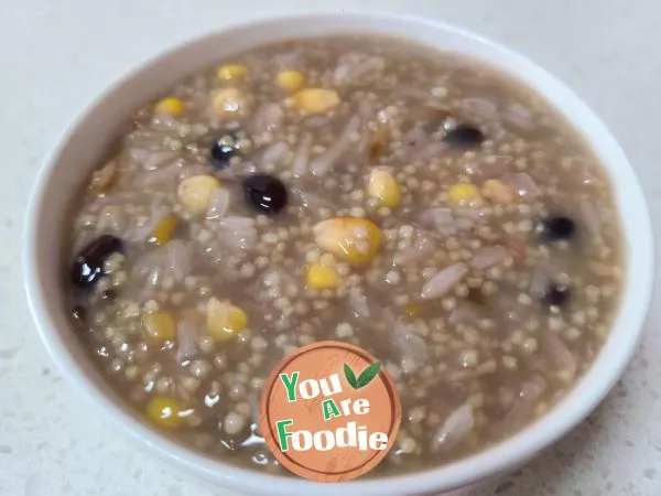 Rice Congee with Dried Red Potato Shreds and Black Beans