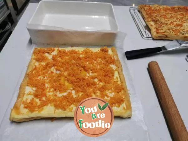 Make meat floss and scallion cake roll at home
