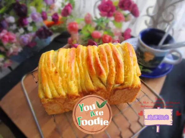 Lemon flavored hand shredded bread