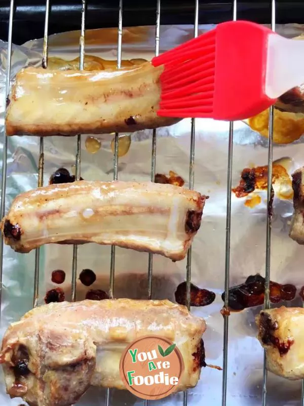 Roasted spareribs with honey