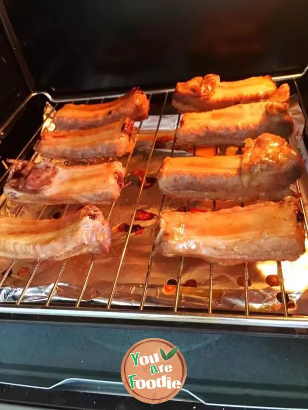Roasted spareribs with honey