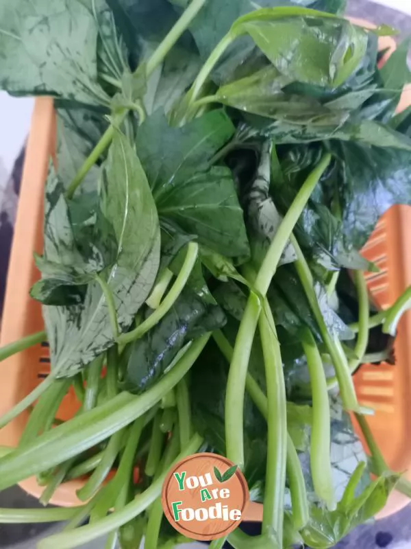 Sweet potato leaves with minced garlic