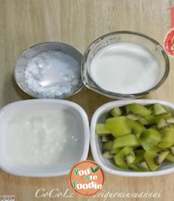 Green kiwi beef yogurt
