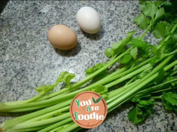 Fried celery with eggs
