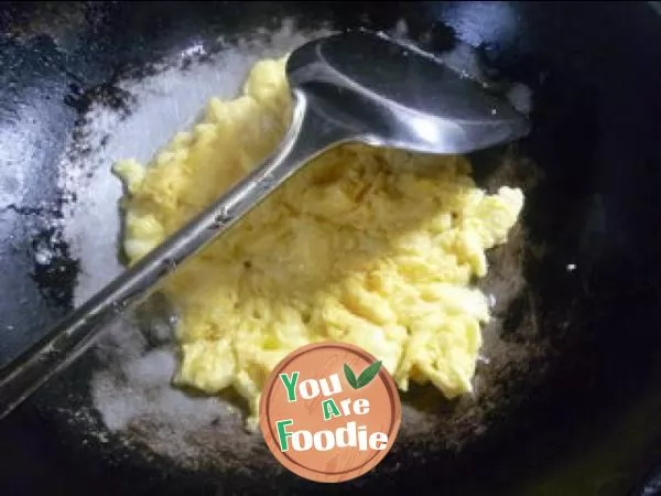 Fried celery with eggs