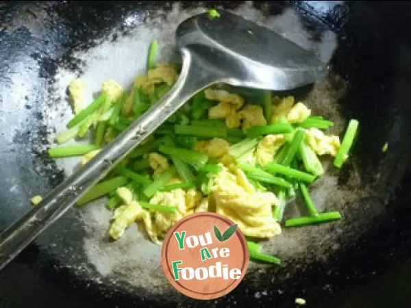 Fried celery with eggs