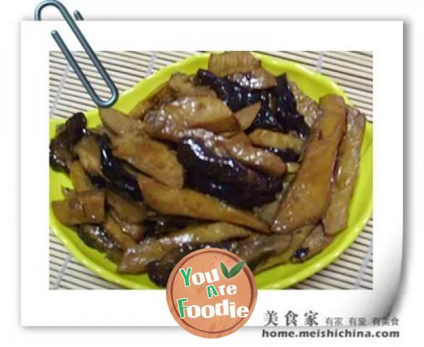 Braised bamboo shoots with mushrooms