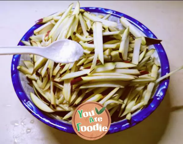 Noodles with shredded eggplant and coriander