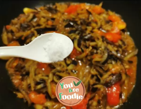 Noodles with shredded eggplant and coriander