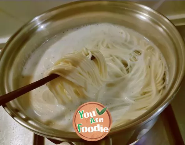 Noodles with shredded eggplant and coriander