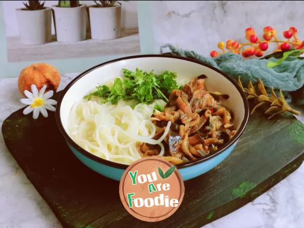 Noodles with shredded eggplant and coriander