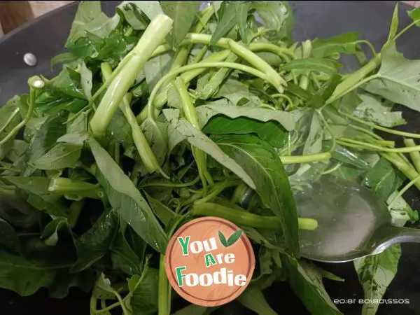 tumis kangkung 