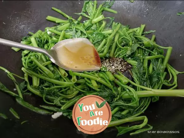 tumis kangkung 