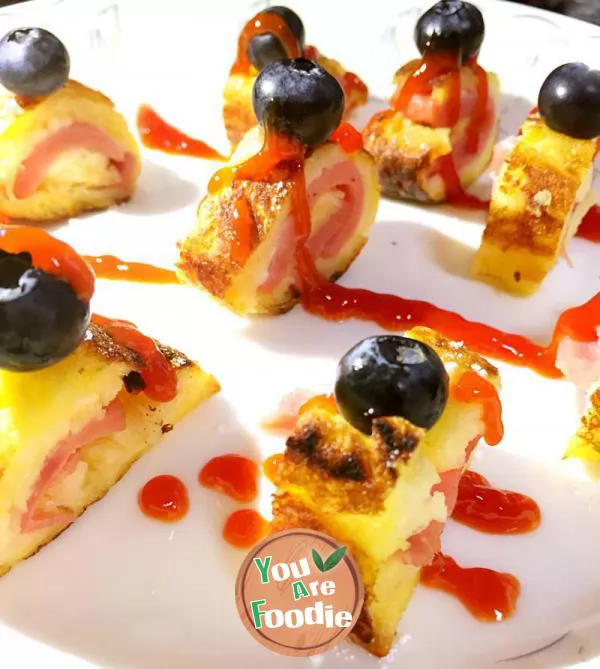 Blueberry toast ham roll
