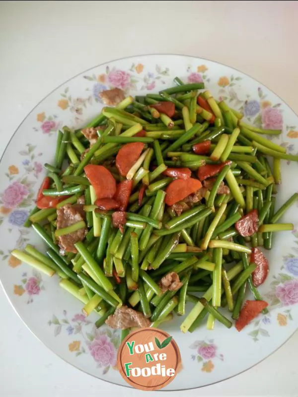 Fried meat with garlic