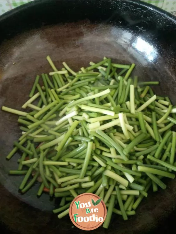 Fried meat with garlic