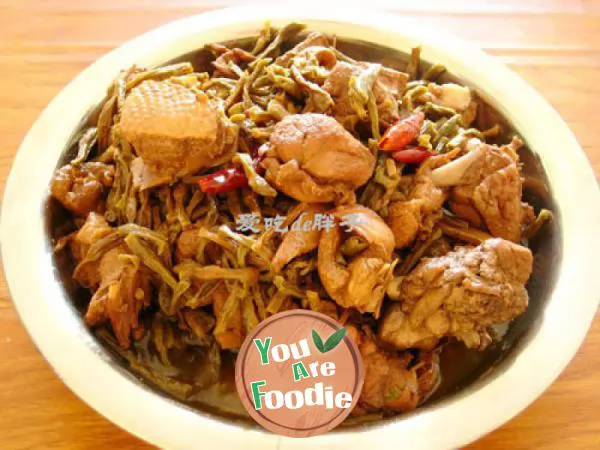 Stewed salted duck with dried beans