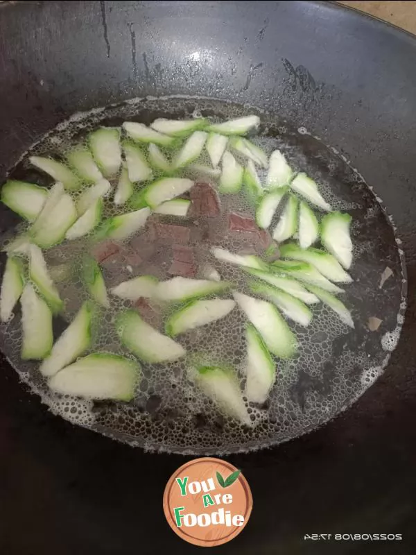 Loofah beef soup