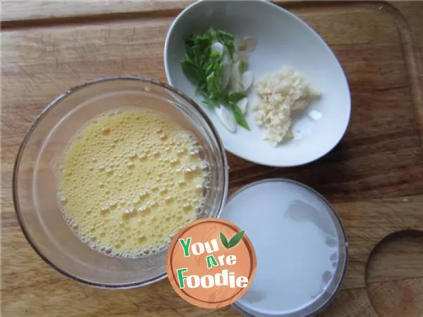 Tomato golden needle and egg soup