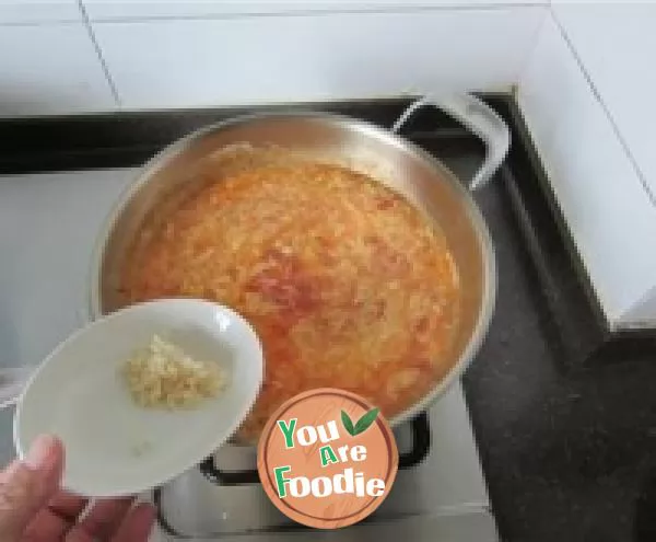 Tomato golden needle and egg soup