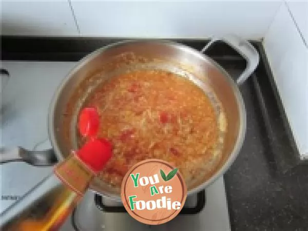 Tomato golden needle and egg soup