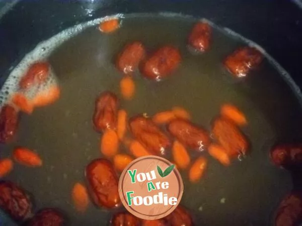 [health preserving soup pot] three red Qi Nourishing and blood nourishing soup