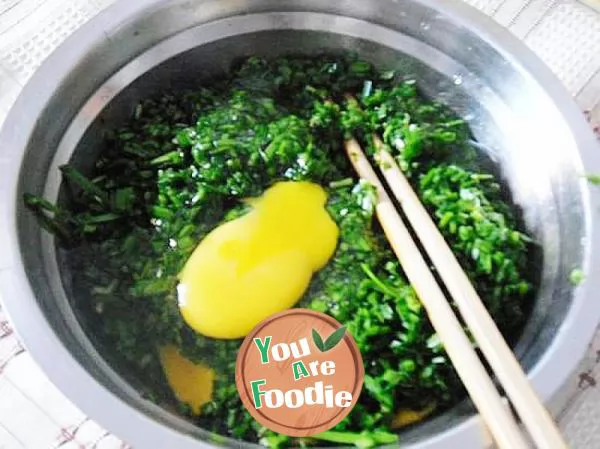 Fried eggs with leeks