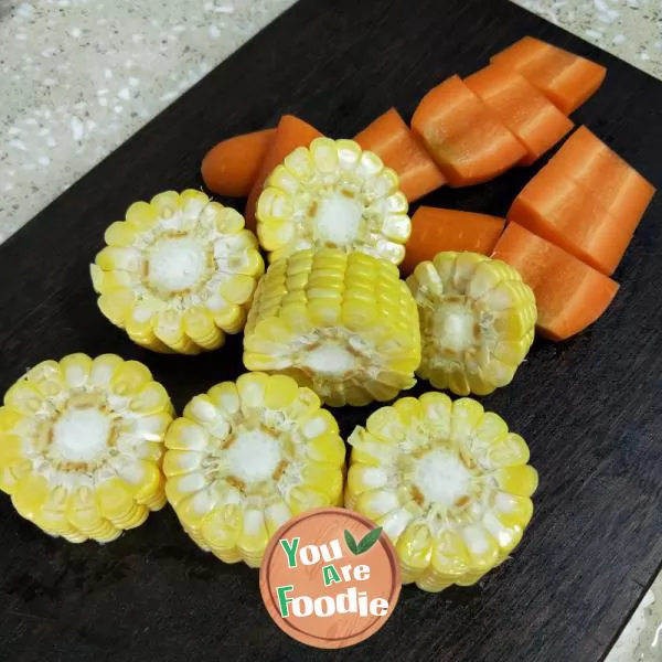 Corn, carrot and pork bone soup
