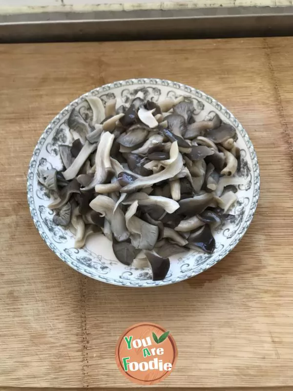 Fried mushroom with coriander