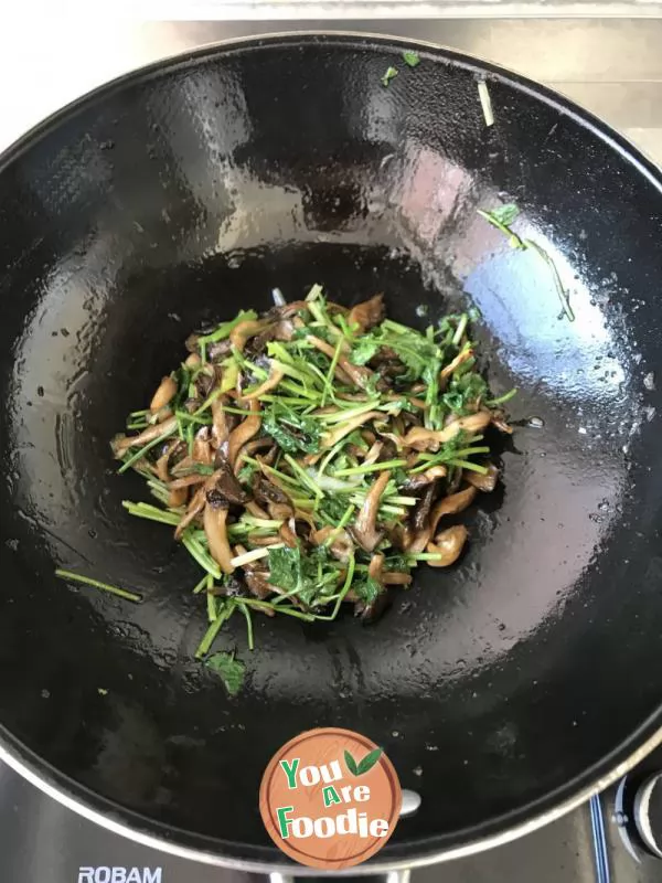 Fried mushroom with coriander