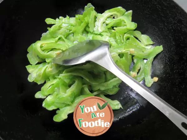 Bitter gourd scrambled eggs