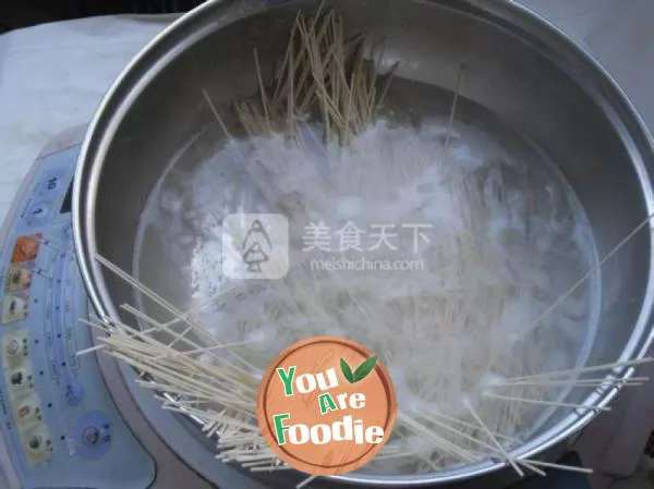 noodles in hot soup