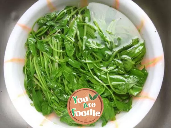 Blood tonifying vegetables -------------------------- stir fried pork liver with spinach