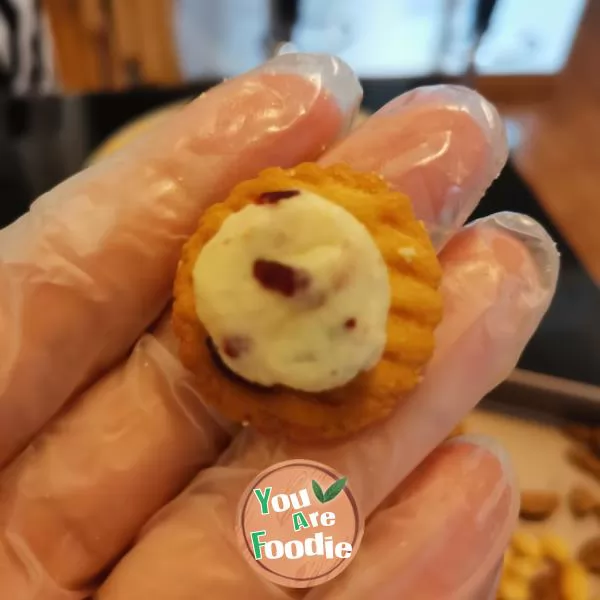 Cranberry burger, a holiday snack!