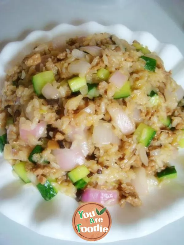 Fried rice with minced pork and cucumber