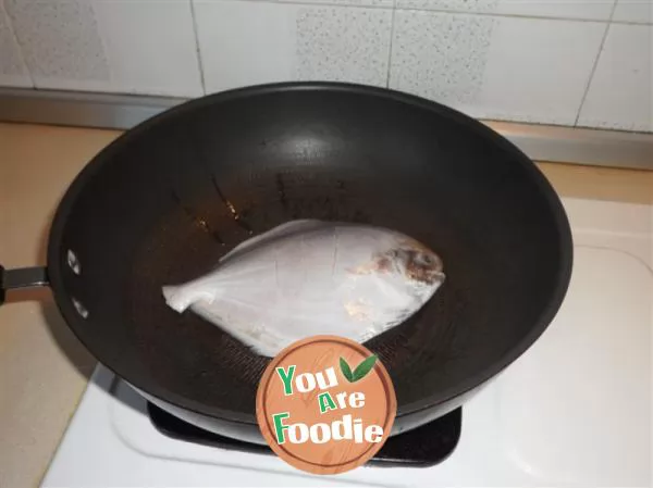 Sweet and sour pomfret