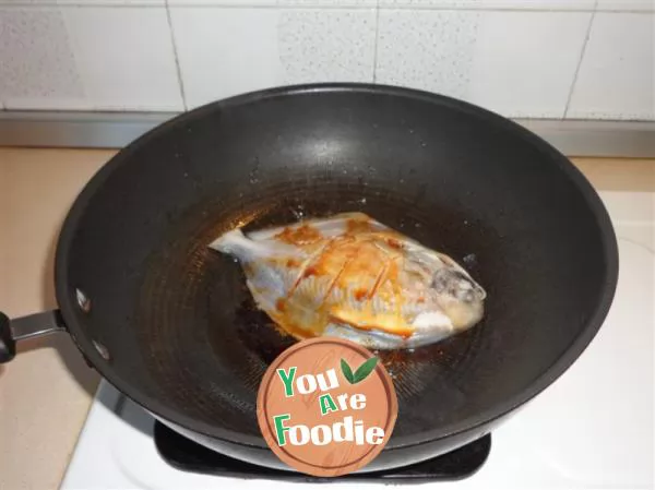 Sweet and sour pomfret
