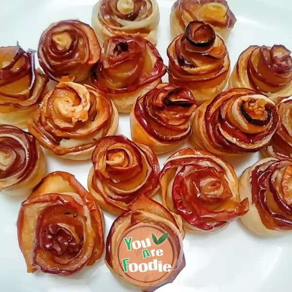 Rose apple pie