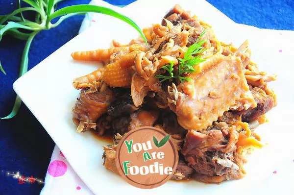 Braised chicken with mushrooms