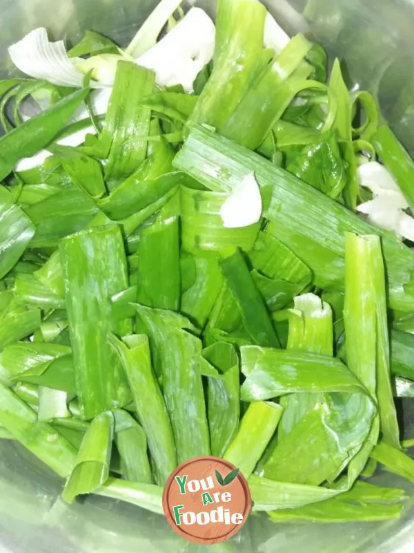 Scallion flavored noodles with red oil