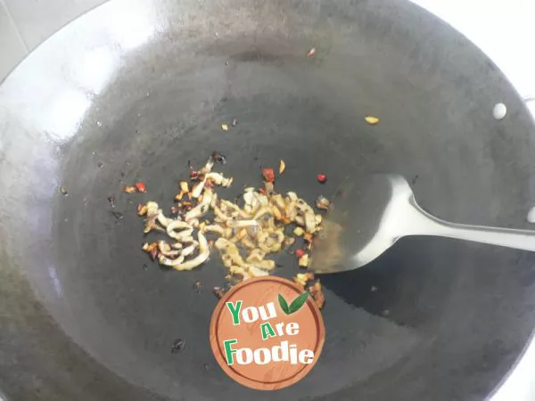 Fried emperor's seedling with salted fish